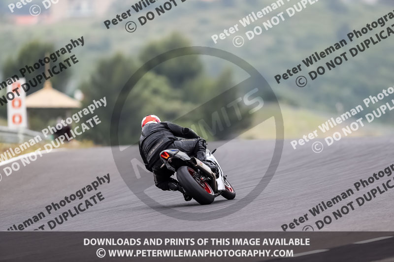 estoril;event digital images;motorbikes;no limits;peter wileman photography;portugal;trackday;trackday digital images